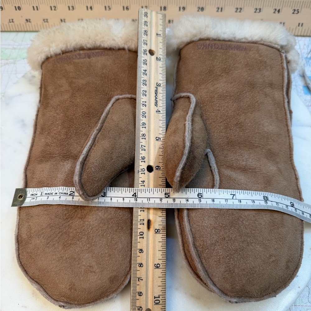 Minnetonka Brown Shearling Mittens - Picture 2 of 8